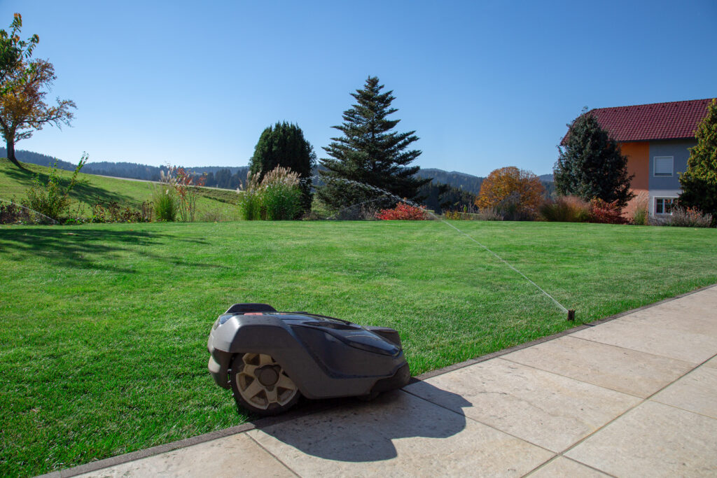 (c)Loxone_Robotic-Lawn-Mower-Irrigation-Smart-Gardening_1